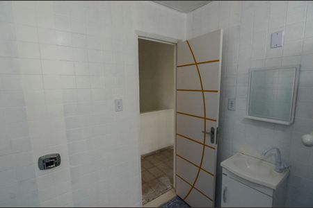 Casa de condomínio à venda com 250m², 4 quartos e 2 vagas Casa de condomínio à venda com 250m², 4 quartos e 2 vagasBanheiro Social