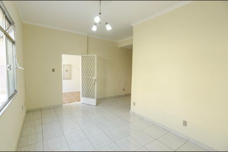 Casa de condomínio à venda com 250m², 4 quartos e 2 vagas Casa de condomínio à venda com 250m², 4 quartos e 2 vagasSala