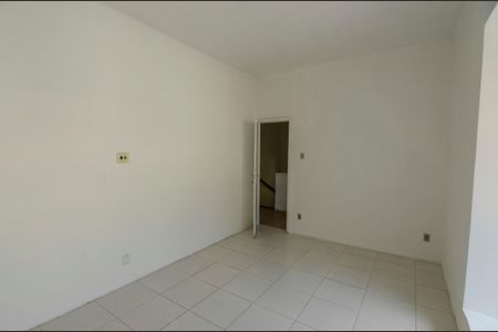 Casa de condomínio à venda com 250m², 4 quartos e 2 vagas Casa de condomínio à venda com 250m², 4 quartos e 2 vagasQuarto 2