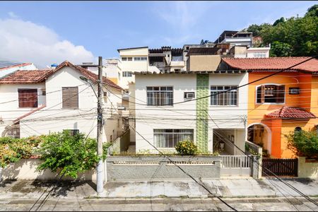 Casa de condomínio à venda com 250m², 4 quartos e 2 vagas Casa de condomínio à venda com 250m², 4 quartos e 2 vagasQuarto 2