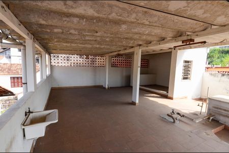 Casa de condomínio à venda com 250m², 4 quartos e 2 vagas Casa de condomínio à venda com 250m², 4 quartos e 2 vagasTerraço