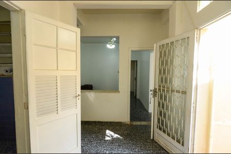 Casa de condomínio à venda com 250m², 4 quartos e 2 vagas Casa de condomínio à venda com 250m², 4 quartos e 2 vagasÁrea de Serviço