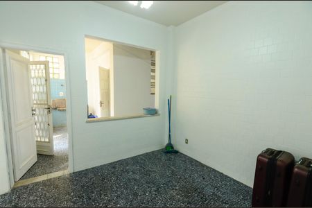 Casa de condomínio à venda com 250m², 4 quartos e 2 vagas Casa de condomínio à venda com 250m², 4 quartos e 2 vagasCopa