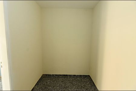 Casa de condomínio à venda com 250m², 4 quartos e 2 vagas Casa de condomínio à venda com 250m², 4 quartos e 2 vagasBanheiro de Serviço