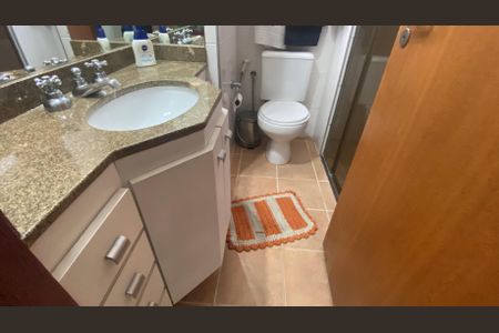 Apartamento à venda com 64m², 2 quartos e 1 vaga Apartamento à venda com 64m², 2 quartos e 1 vagaSuíte Banheiro