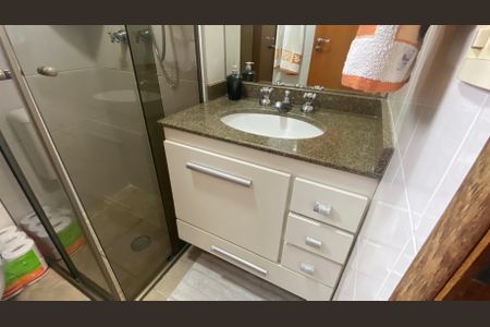 Apartamento à venda com 64m², 2 quartos e 1 vaga Apartamento à venda com 64m², 2 quartos e 1 vagaBanheiro