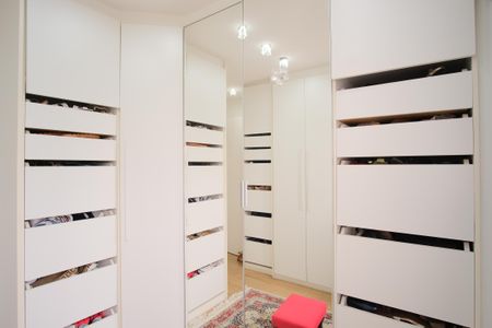 Apartamento à venda com 106m², 2 quartos e 2 vagasCloset