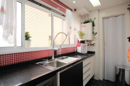 Apartamento à venda com 106m², 2 quartos e 2 vagasCozinha