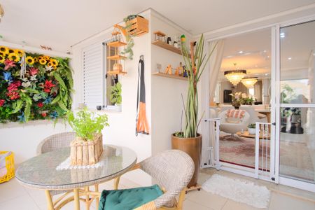 Apartamento à venda com 106m², 2 quartos e 2 vagasVaranda