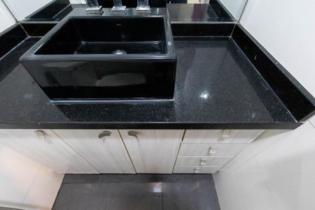 Apartamento à venda com 53m², 2 quartos e 1 vaga Apartamento à venda com 53m², 2 quartos e 1 vagaBanheiro