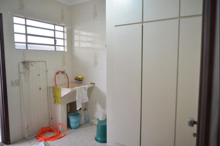 Casa à venda com 240m², 3 quartos e 2 vagasÁrea de Serviço