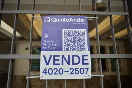 Casa à venda com 240m², 3 quartos e 2 vagasPlaca