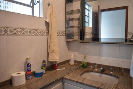 Casa à venda com 240m², 3 quartos e 2 vagasBanheiro Social