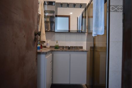 Casa à venda com 240m², 3 quartos e 2 vagasBanheiro Social