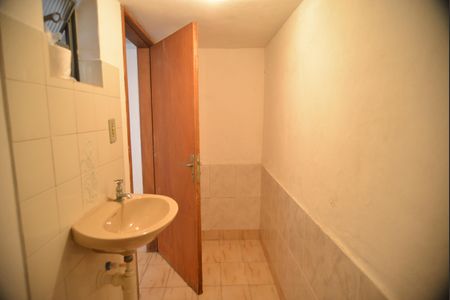 Casa à venda com 240m², 3 quartos e 2 vagasBanheiro de serviço