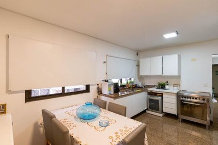 Apartamento à venda com 200m², 3 quartos e 3 vagas Apartamento à venda com 200m², 3 quartos e 3 vagasCozinha