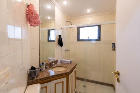 Apartamento à venda com 200m², 3 quartos e 3 vagas Apartamento à venda com 200m², 3 quartos e 3 vagasBanheiro da Suíte 2