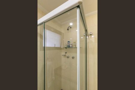 Apartamento à venda com 200m², 3 quartos e 3 vagas Apartamento à venda com 200m², 3 quartos e 3 vagasBanheiro da Suíte 1