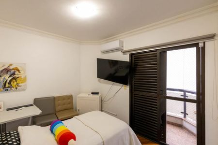 Apartamento à venda com 200m², 3 quartos e 3 vagas Apartamento à venda com 200m², 3 quartos e 3 vagasSuíte 1