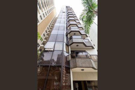 Apartamento à venda com 200m², 3 quartos e 3 vagas Apartamento à venda com 200m², 3 quartos e 3 vagasFachada