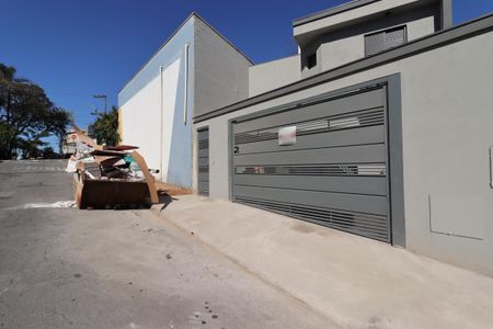 Casa à venda com 101m², 2 quartos e 2 vagasFachada