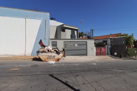 Casa à venda com 101m², 2 quartos e 2 vagasFachada