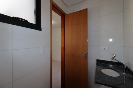 Casa à venda com 101m², 2 quartos e 2 vagasBanheiro da Suíte 1
