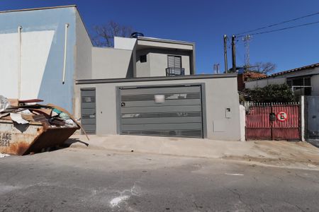Casa à venda com 101m², 2 quartos e 2 vagasFachada
