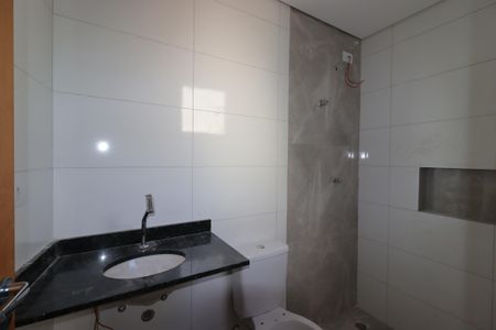 Casa à venda com 101m², 2 quartos e 2 vagasBanheiro da Suíte 1