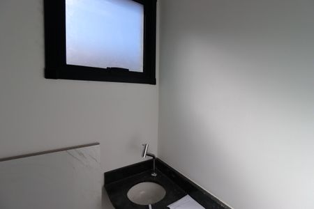 Casa à venda com 101m², 2 quartos e 2 vagasLavabo