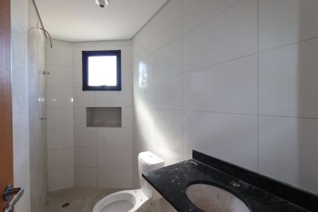 Casa à venda com 101m², 2 quartos e 2 vagasBanheiro da Suíte 2