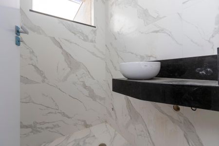 Casa à venda com 130m², 3 quartos e 3 vagas Casa à venda com 130m², 3 quartos e 3 vagasBanheiro 2