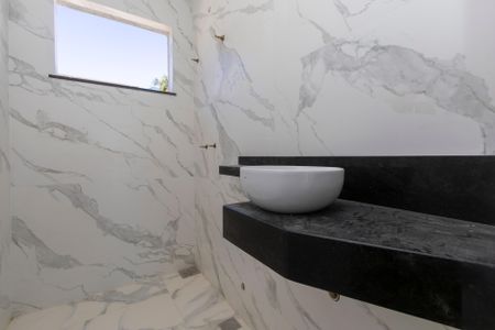 Casa à venda com 130m², 3 quartos e 3 vagas Casa à venda com 130m², 3 quartos e 3 vagasBanheiro 1