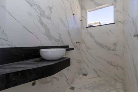 Casa à venda com 130m², 3 quartos e 3 vagas Casa à venda com 130m², 3 quartos e 3 vagasBanheiro da Suíte