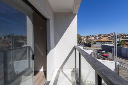 Casa à venda com 130m², 3 quartos e 3 vagas Casa à venda com 130m², 3 quartos e 3 vagasSacada da Suite