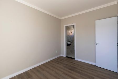 Casa à venda com 130m², 3 quartos e 3 vagas Casa à venda com 130m², 3 quartos e 3 vagasSuíte