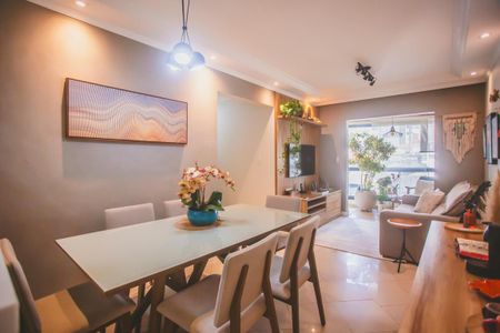 Apartamento à venda com 74m², 3 quartos e 2 vagas Apartamento à venda com 74m², 3 quartos e 2 vagasSala de Jantar