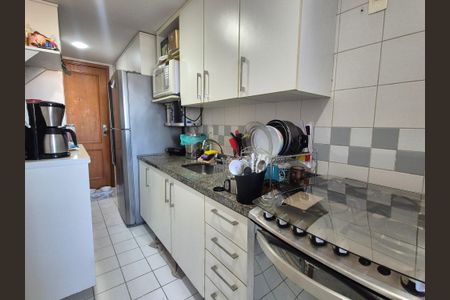 Apartamento à venda com 92m², 3 quartos e 2 vagas Apartamento à venda com 92m², 3 quartos e 2 vagasCozinha