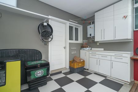 Casa de condomínio à venda com 220m², 3 quartos e sem vagaFundos