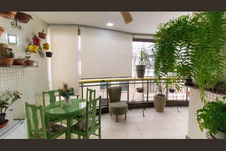 Apartamento à venda com 160m², 4 quartos e 2 vagas Apartamento à venda com 160m², 4 quartos e 2 vagasÁrea comum