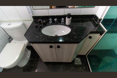 Apartamento à venda com 160m², 4 quartos e 2 vagas Apartamento à venda com 160m², 4 quartos e 2 vagasBanheiro da Suíte 1