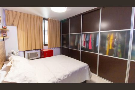 Apartamento à venda com 160m², 4 quartos e 2 vagas Apartamento à venda com 160m², 4 quartos e 2 vagasSuíte 2