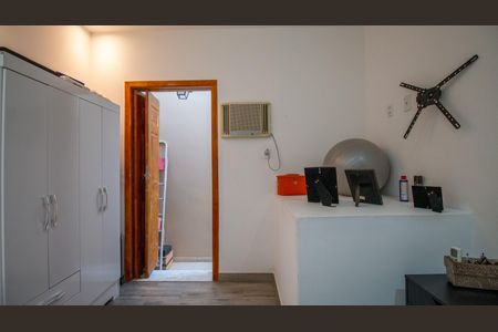 Casa à venda com 160m², 4 quartos e sem vaga Casa à venda com 160m², 4 quartos e sem vagaQuarto 4