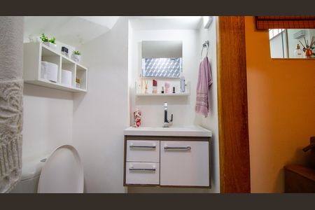 Casa à venda com 160m², 4 quartos e sem vaga Casa à venda com 160m², 4 quartos e sem vagaBanheiro 2