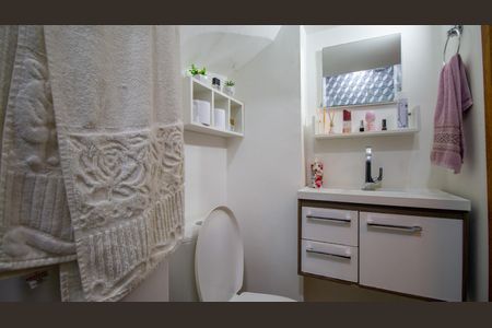 Casa à venda com 160m², 4 quartos e sem vaga Casa à venda com 160m², 4 quartos e sem vagaBanheiro 2