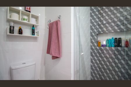 Casa à venda com 160m², 4 quartos e sem vaga Casa à venda com 160m², 4 quartos e sem vagaBanheiro da Suíte