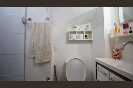 Casa à venda com 160m², 4 quartos e sem vaga Casa à venda com 160m², 4 quartos e sem vagaBanheiro 1