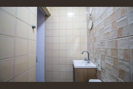 Casa à venda com 160m², 4 quartos e sem vaga Casa à venda com 160m², 4 quartos e sem vagaBanheiro de Serviço