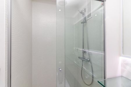 Apartamento à venda com 70m², 2 quartos e 1 vaga Apartamento à venda com 70m², 2 quartos e 1 vagaBanheiro Social