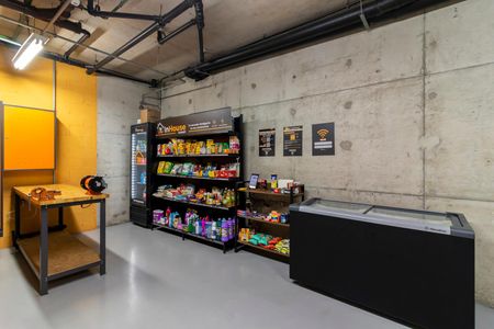 Apartamento à venda com 70m², 2 quartos e 1 vaga Apartamento à venda com 70m², 2 quartos e 1 vagaÁrea comum - Mercado 24h